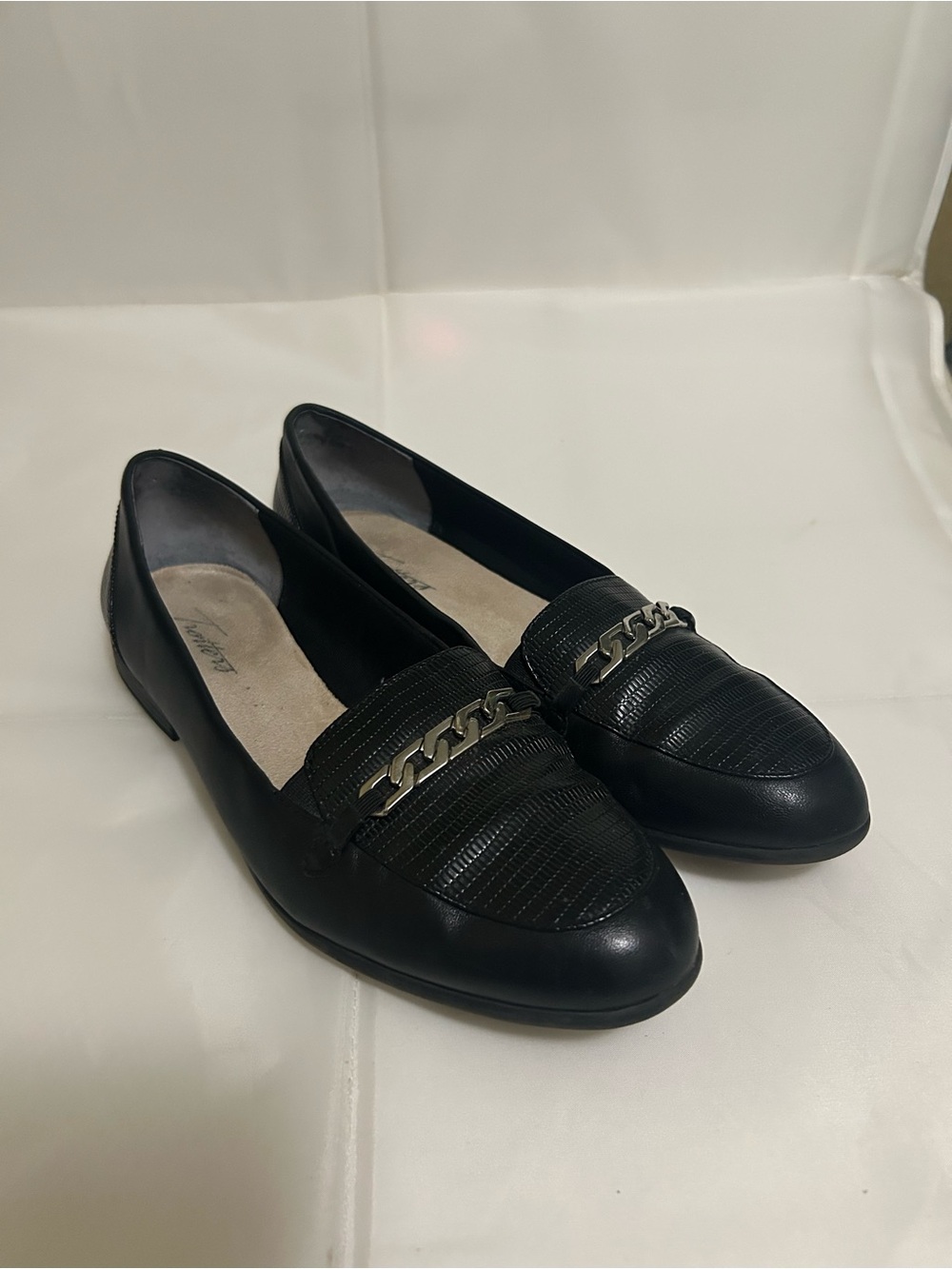 Trotters women’s size 8.5 loafers